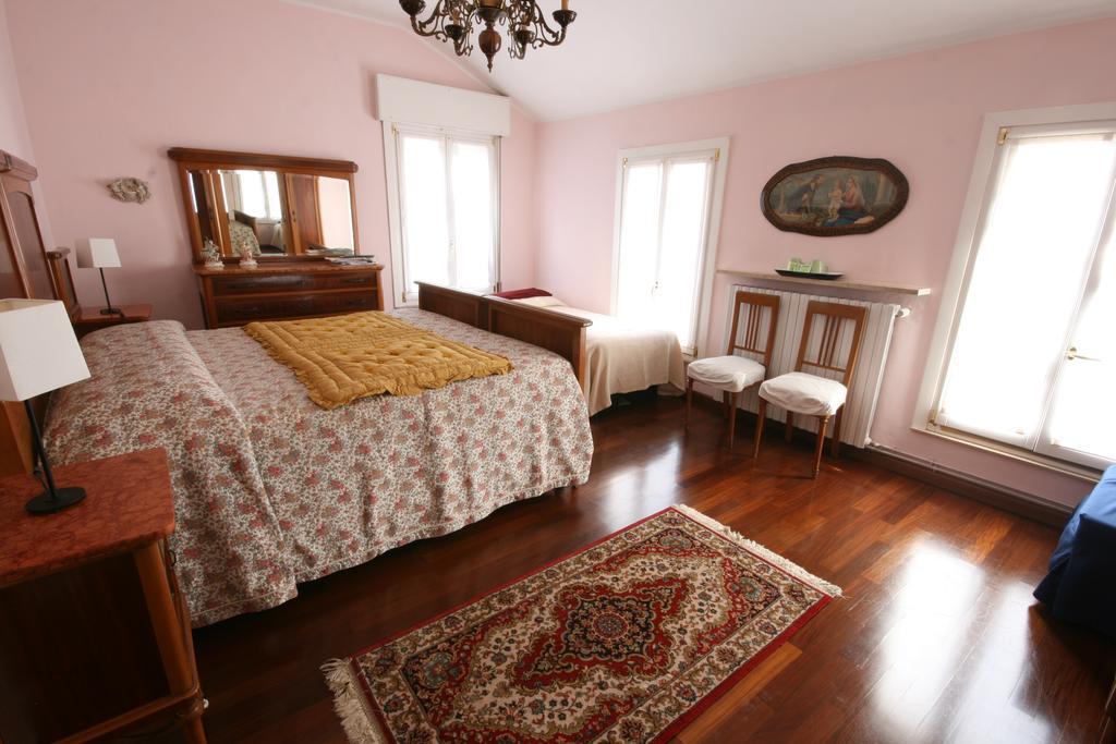 Corte Posta B&B - Parcheggio E Bagno In Camera Mantova Rum bild