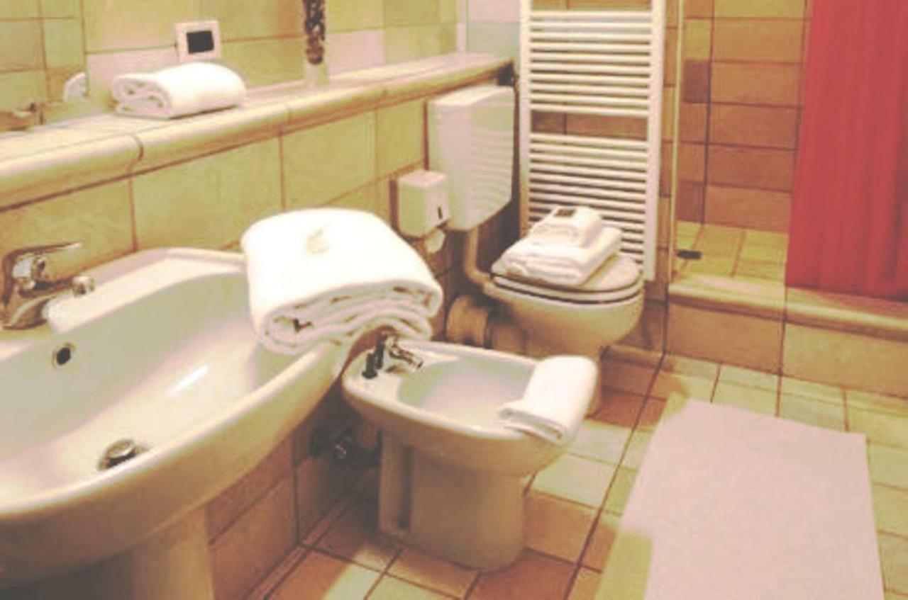 Corte Posta B&B - Parcheggio E Bagno In Camera Mantova Exteriör bild